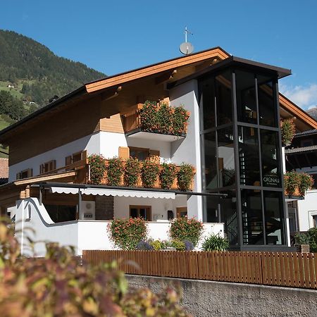 Garni Gruenau Hotel San Martino In Passiria  Kültér fotó