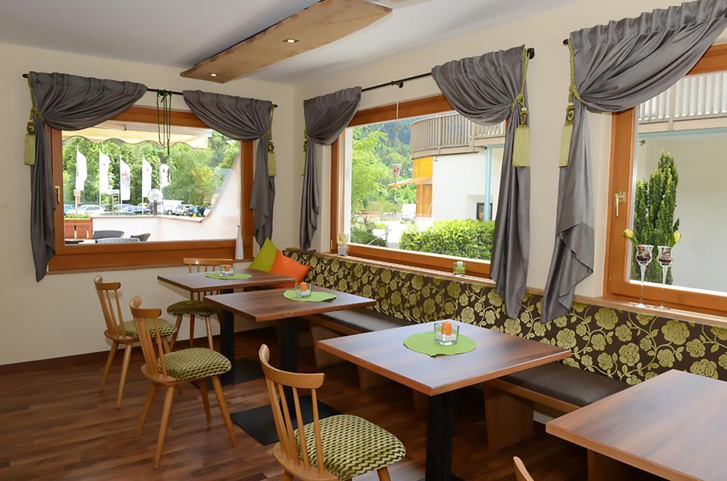 Garni Gruenau Hotel San Martino In Passiria  Kültér fotó