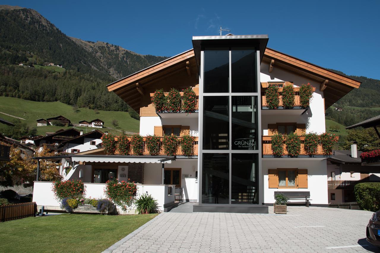 Garni Gruenau Hotel San Martino In Passiria  Kültér fotó